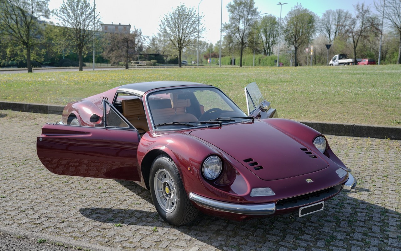 Macchina Rossa Ferrari Dino